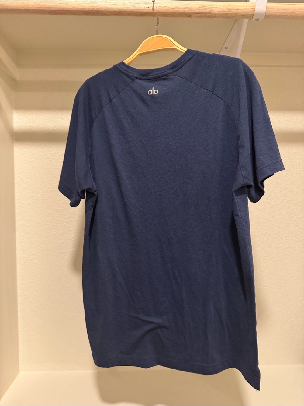 4-Pack ALO Yoga Men's Short Sleeve Crew Neck Tees | Size M - Picture 14 of 16